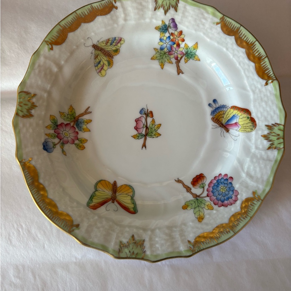 Herend vintage collectible hand painted Queen Victoria bread and butter plate